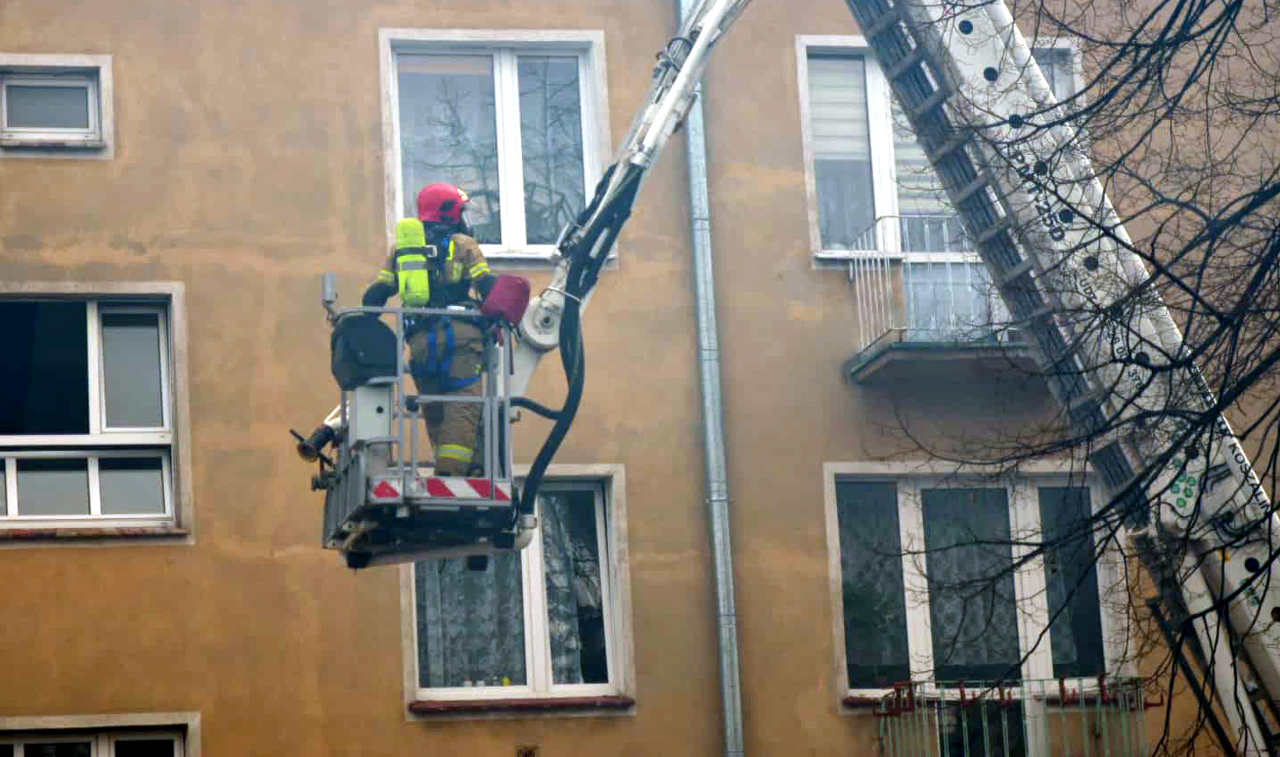 Interwencja strażaków przy Alei Wojska Polskiego [FOTO] 